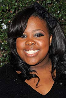 How tall is Amber Riley?